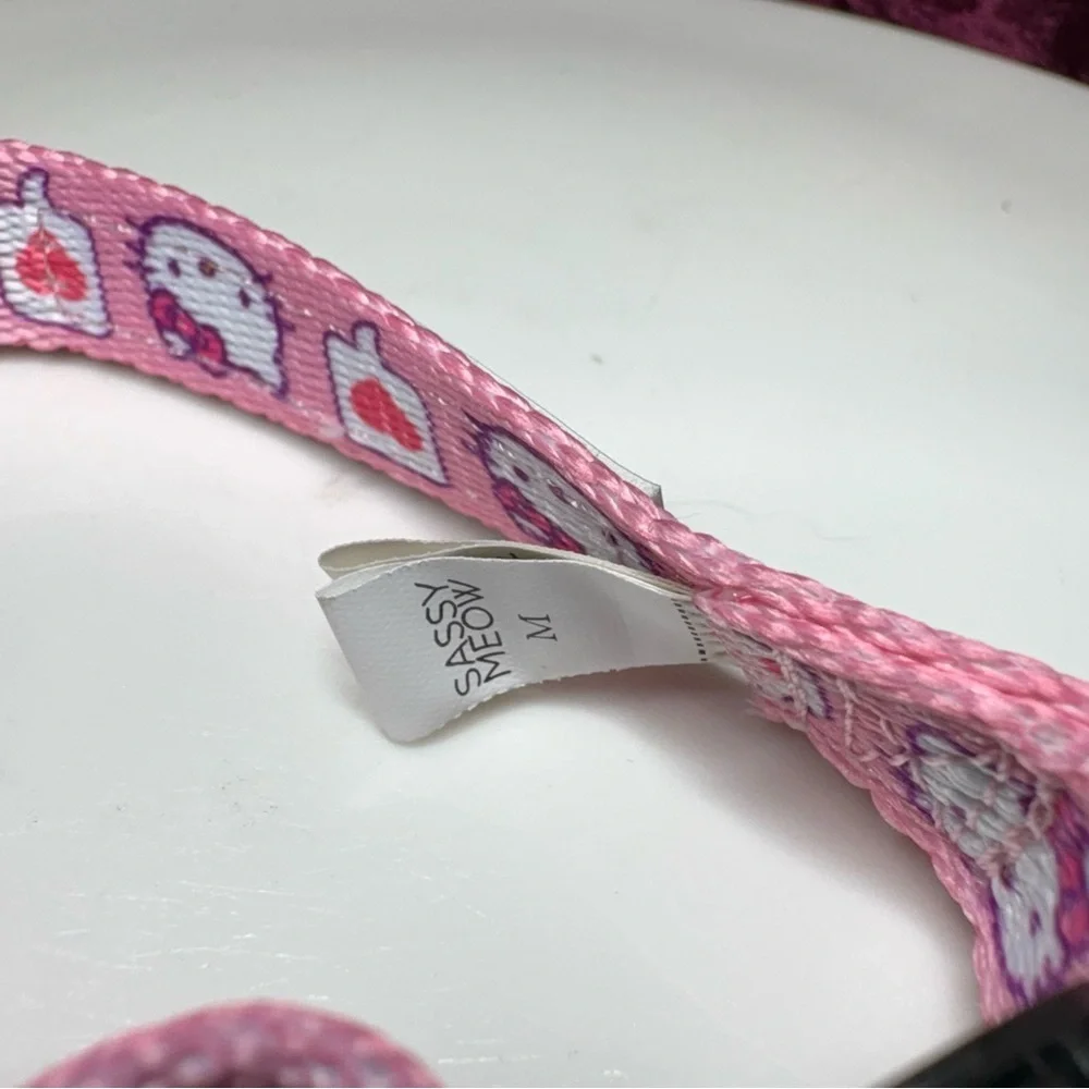 Sassy Meow Sanrio Hello Kitty Pink Heart Break Away Cat  Collar & Leash - MEDIUM